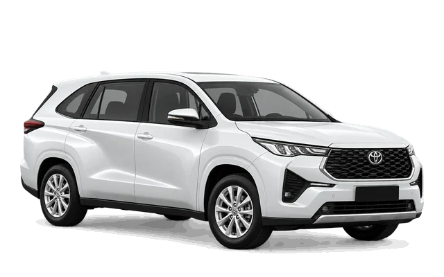 White petrol Toyota Innova Zenix 2.0 V, right-facing front three-quarter view